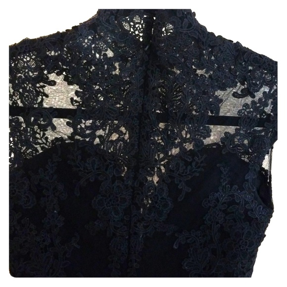 Dresses & Skirts - NWT Formal Lace Gown